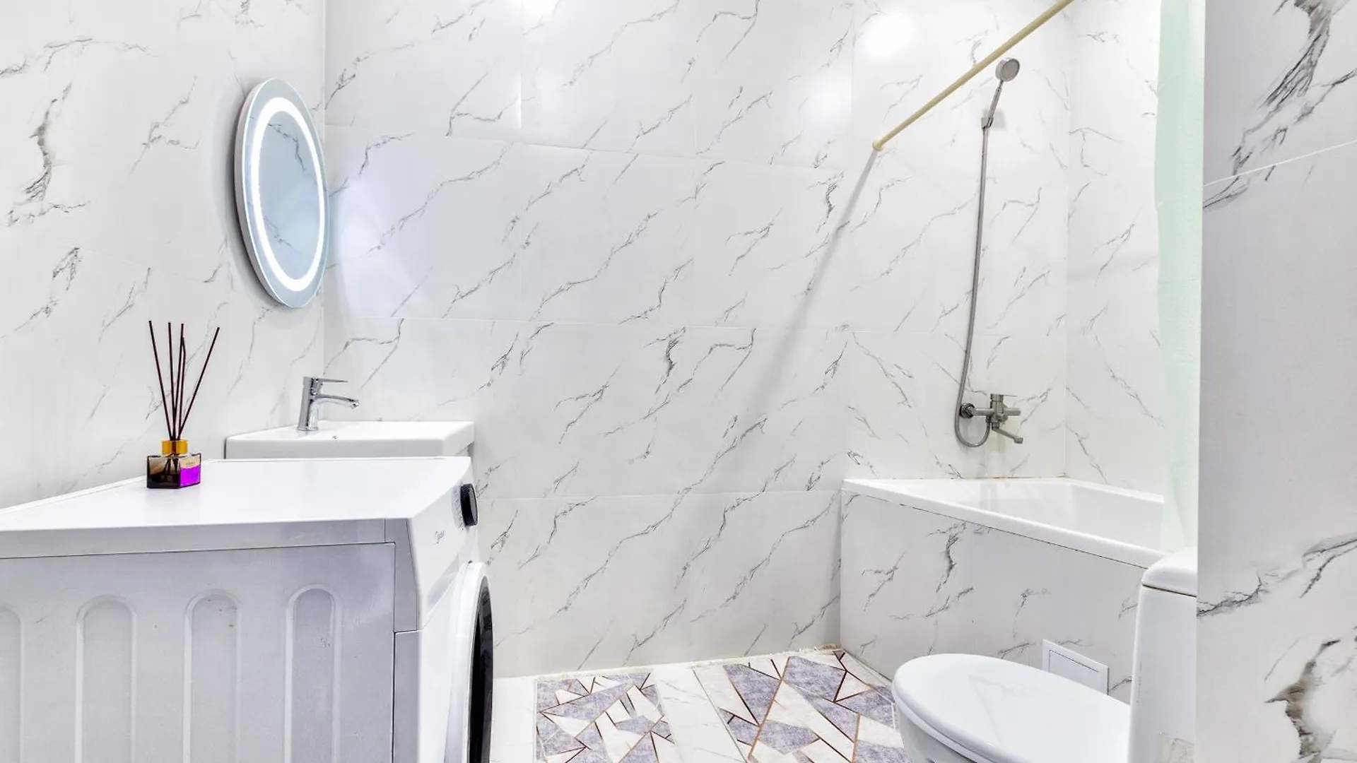 Красивая Однушка В Самом Центре Nur-Sultan  Apartment